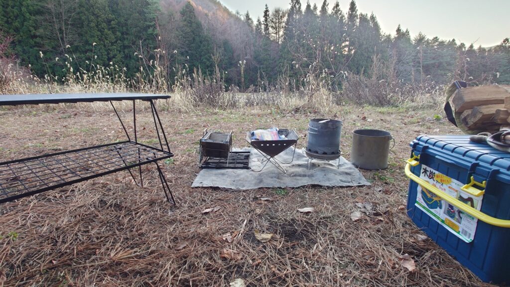 皇海山キャンプフォレスト星空サイト焚火の準備