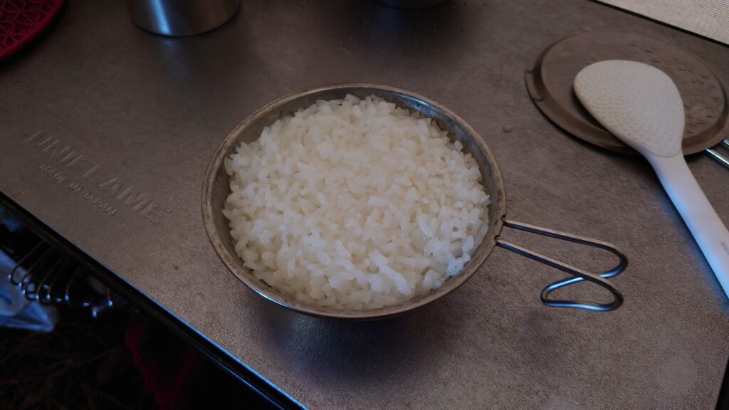 シェラカップで炊いたご飯