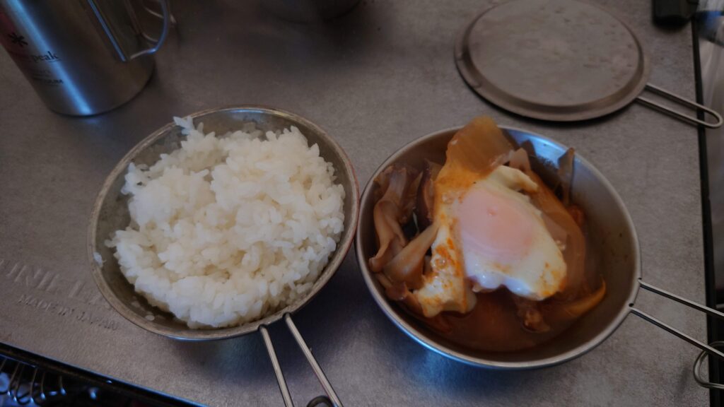 朝食ご飯とキムチ鍋