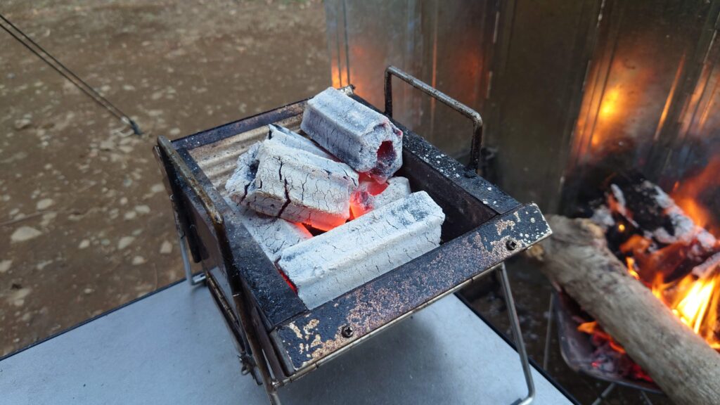 ユニセラに詰めたオガ炭