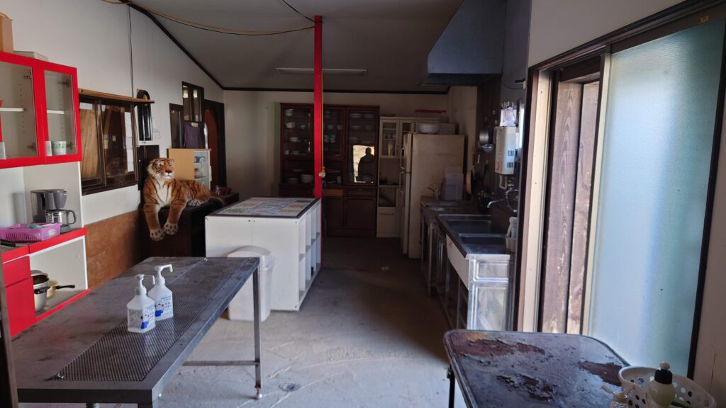 御宿ドローン&キャンプ炊事場内部