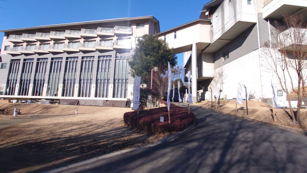 井頭温泉チャットパレス南側から