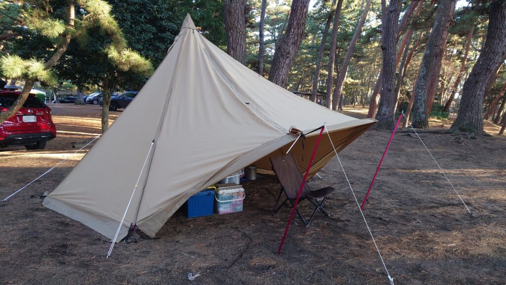 タッソTC六角形ポール2本の張り出しバージョン右前から