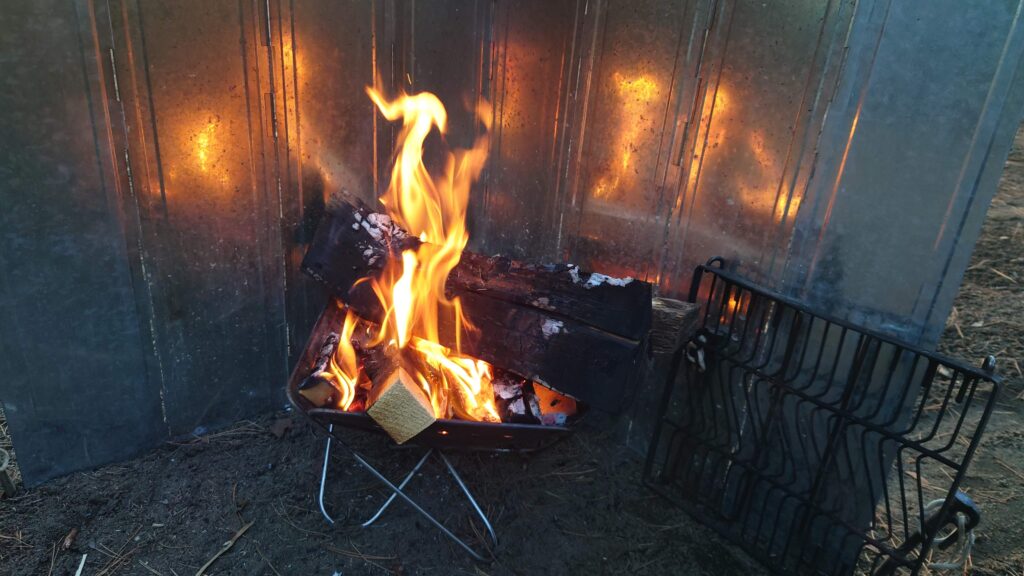 燃えだした巨大クヌギ薪