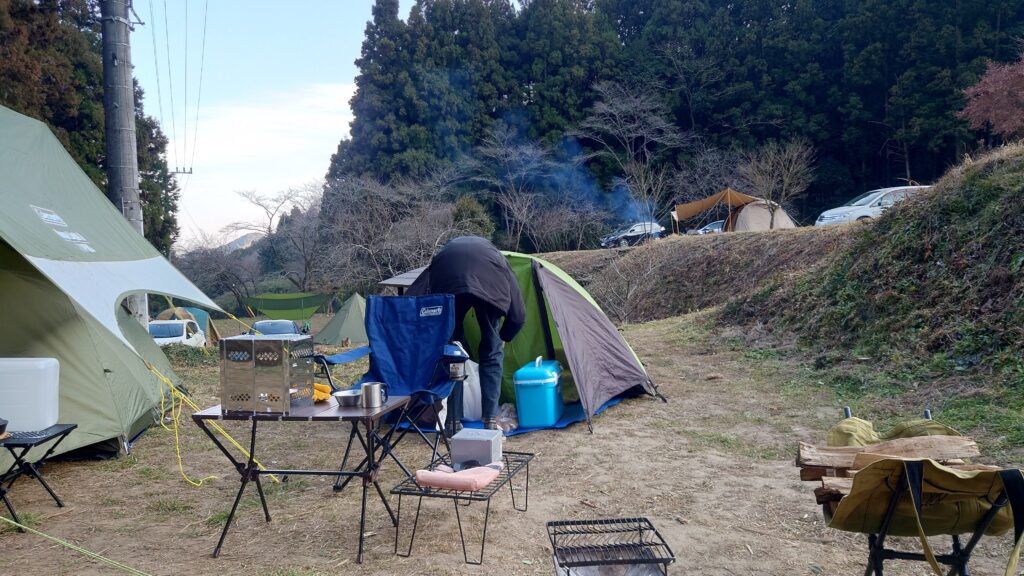 ワークマンのテーブルとキャプテンスタッグカマドご購入