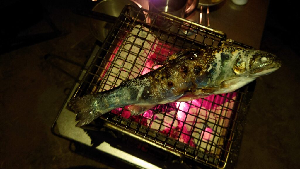 柏倉フィッシングパークのマスの塩焼き