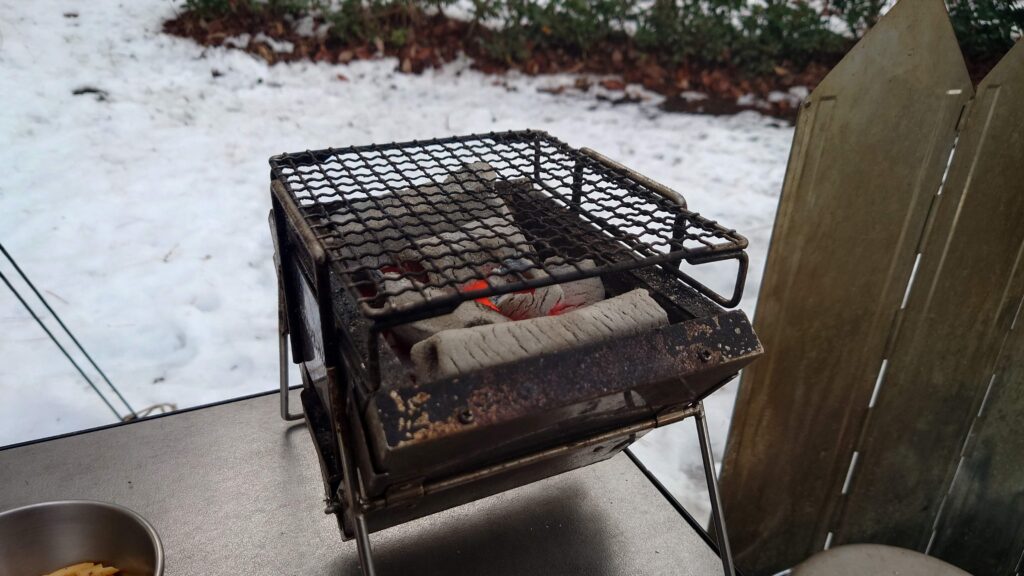 炭を焼べたユニセラmini