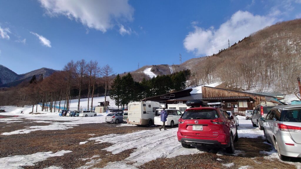赤沢スキー場駐車場