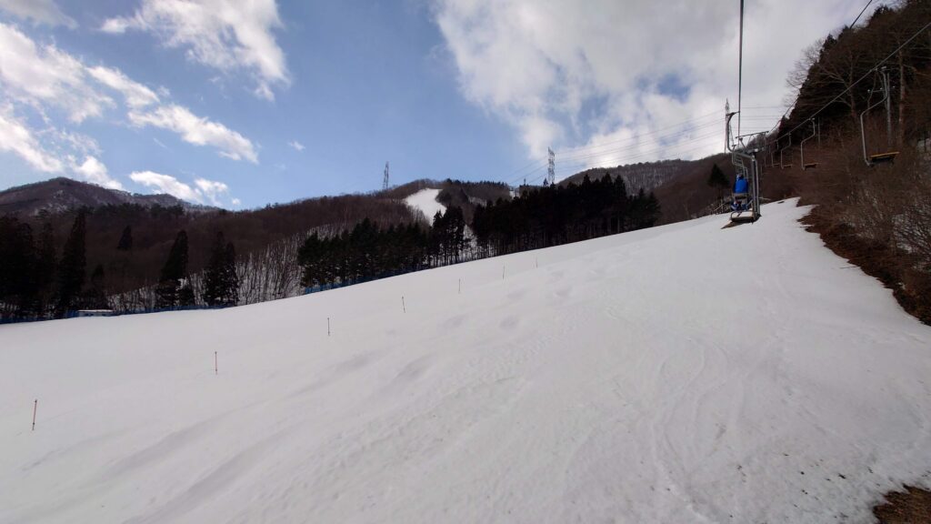 赤沢スキー場第一リフト上から
