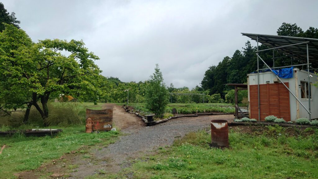 しもはじ埴輪キャンプ場駐車場から