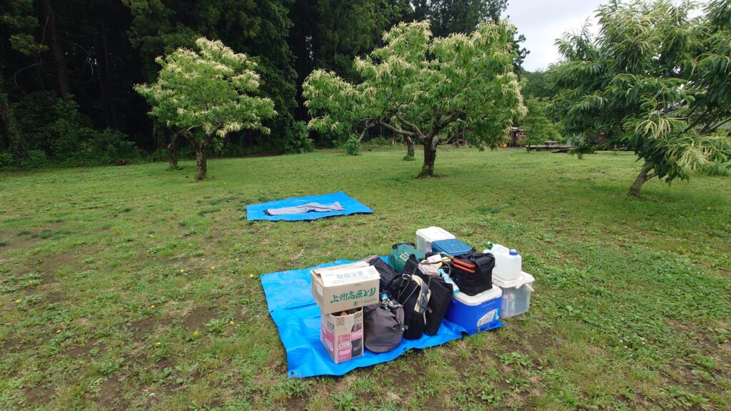 しもはじ埴輪キャンプ場栗の丘サイトでの設営作業