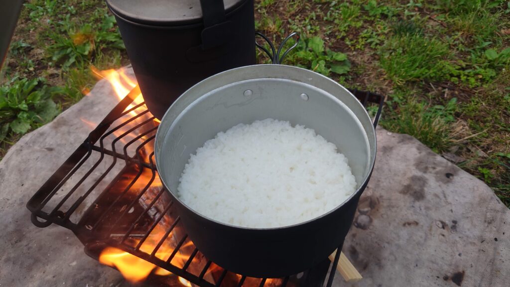 焚火で炊飯