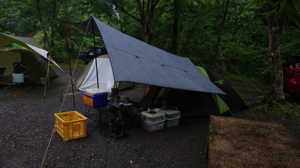 渓流釣りようらく雨のテントサイト