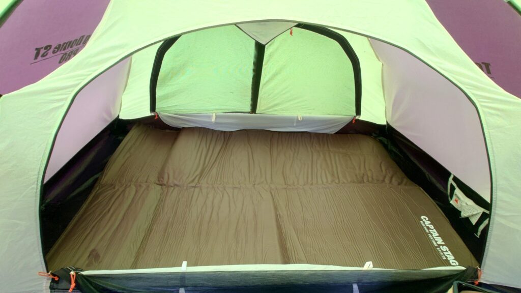 ツーリングドームSTに敷いたキャンプ店スタッグのインフレーターマット