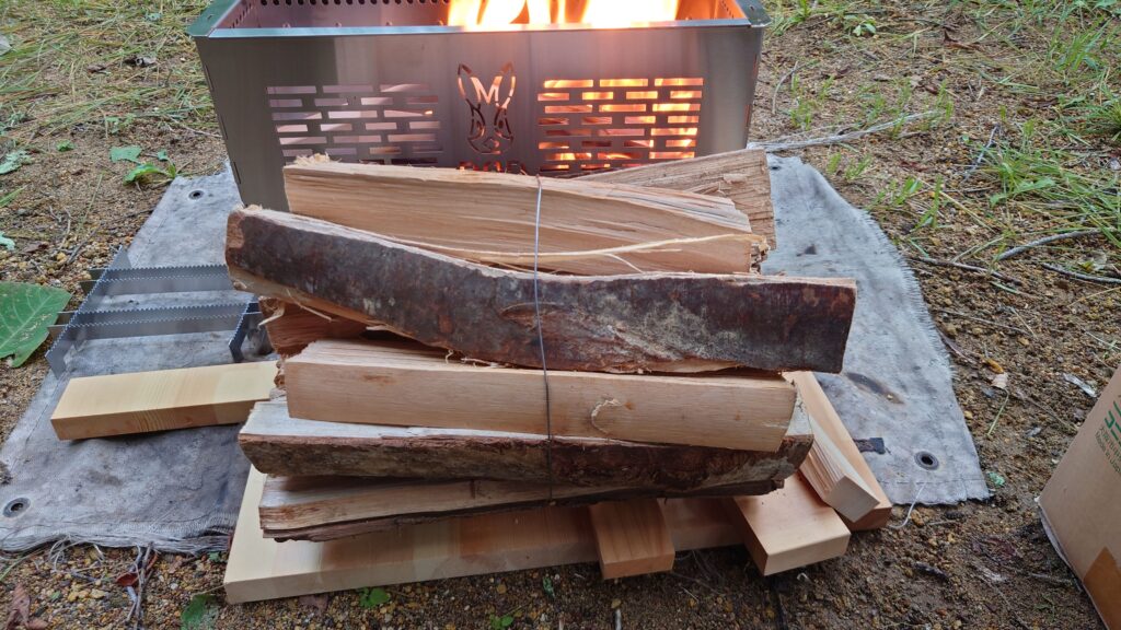道の駅番屋で購入した薪
