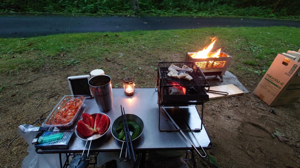 ユニセラminiに炭を焼べてBBQ