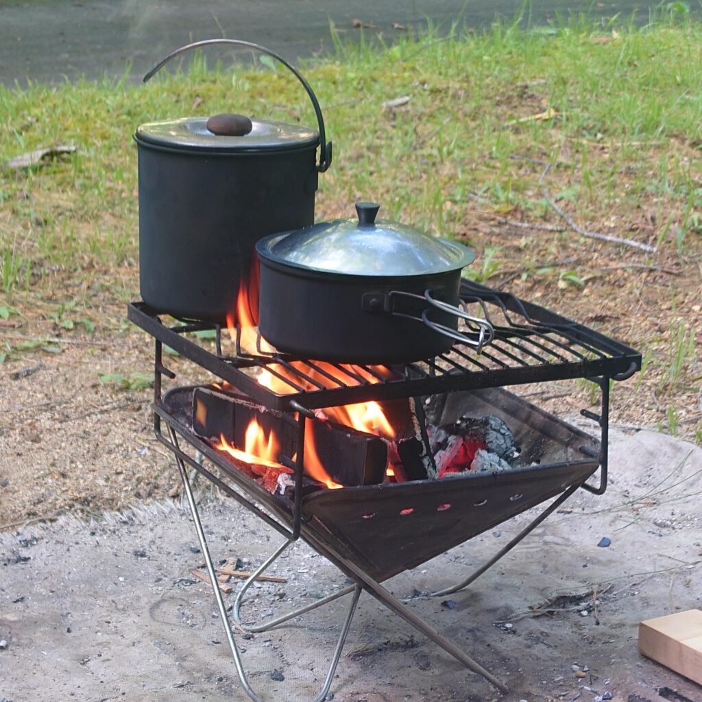 焚火で朝ご飯の調理