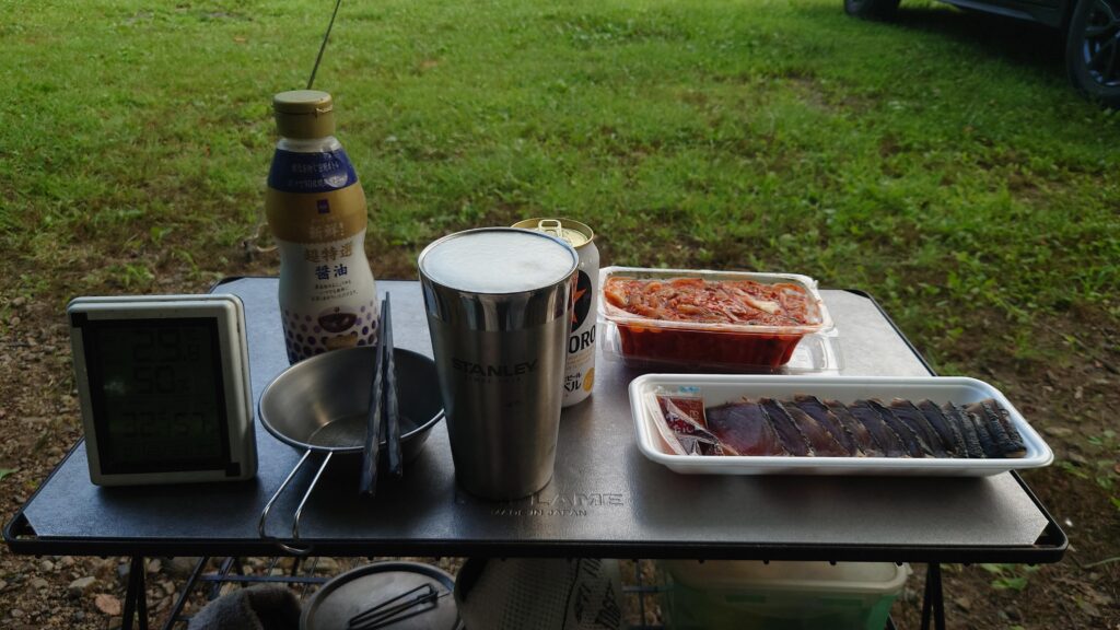 カツオのたたきとキムチで乾杯