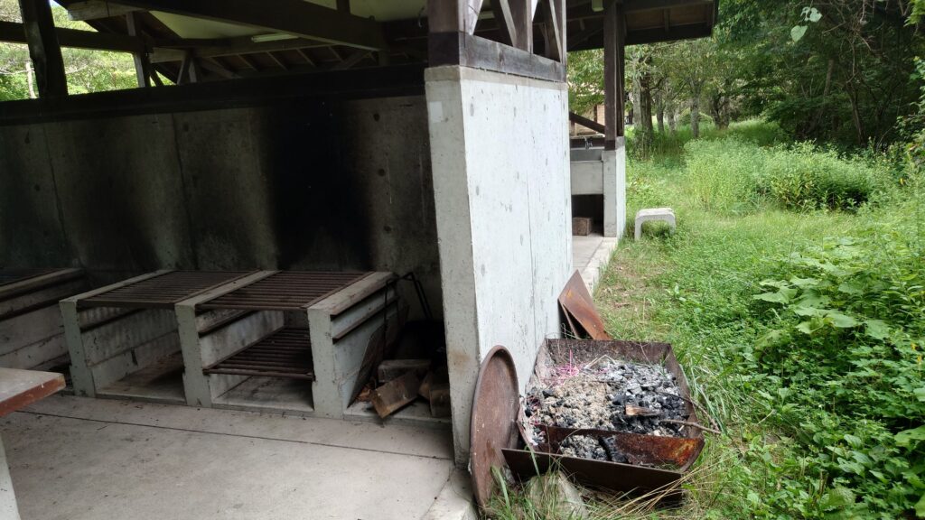 土呂部高原キャンプ場竈と灰捨て場