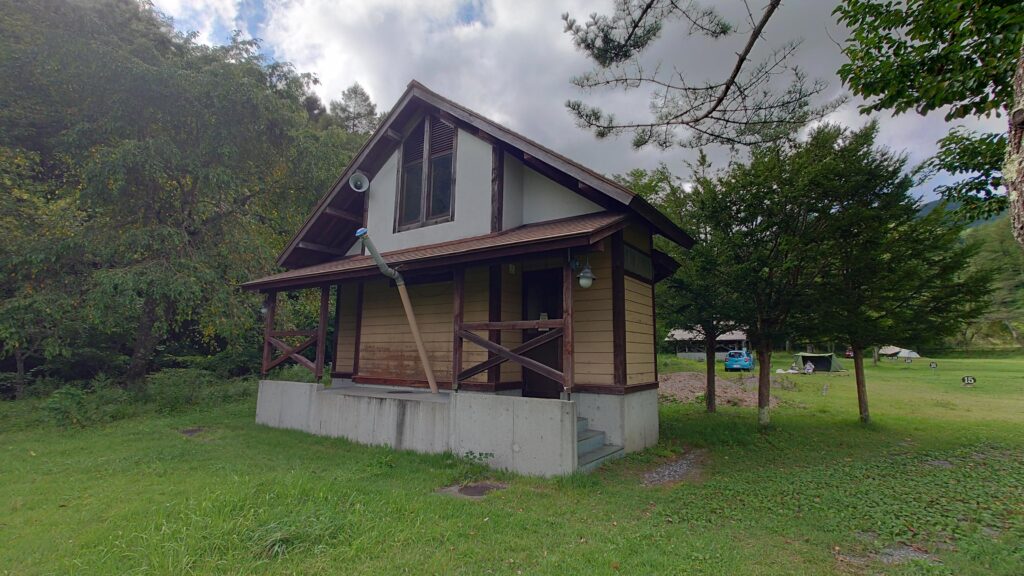 土呂部高原キャンプ場トイレ