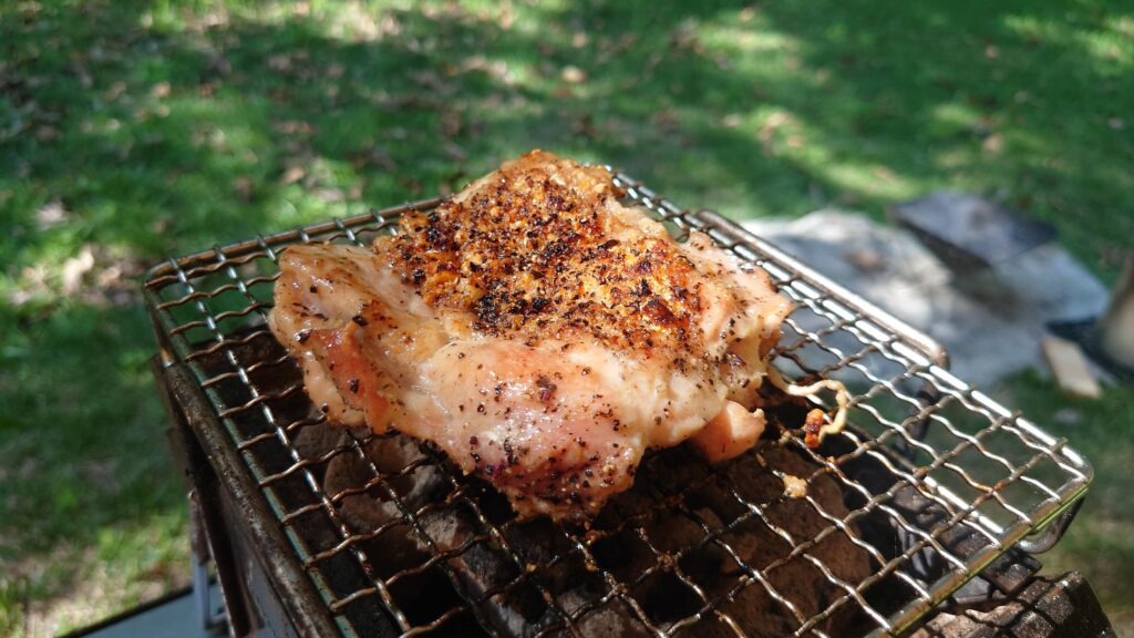 鶏モモ肉の炭火焼き