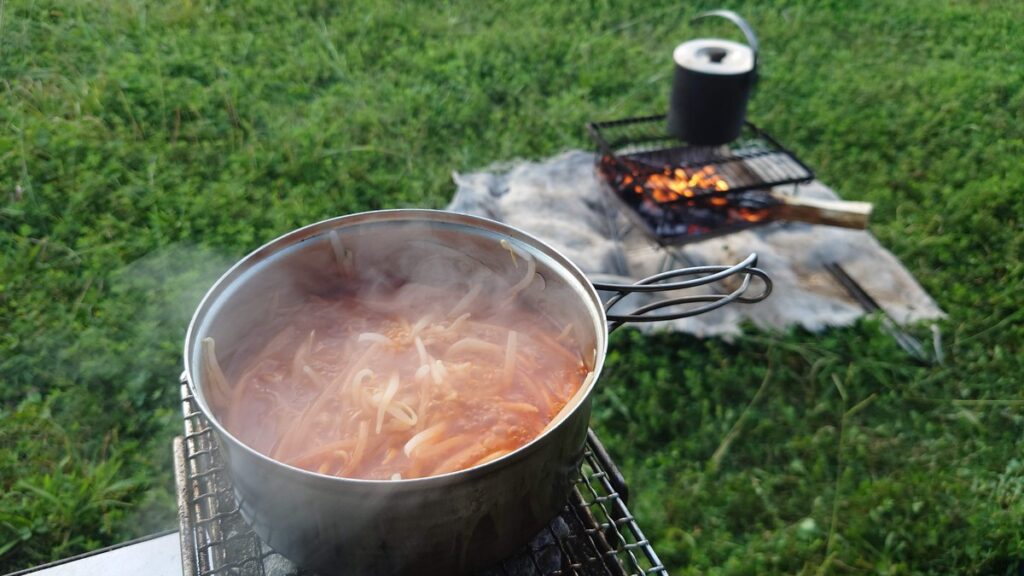 もやしを入れたキムチ鍋