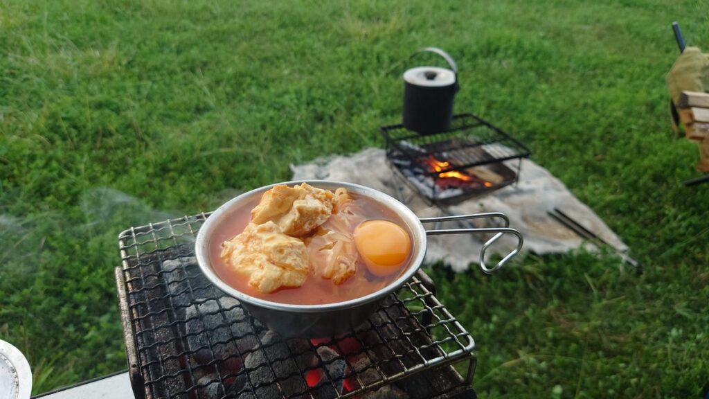 シェラカップに盛ったスンドゥブ