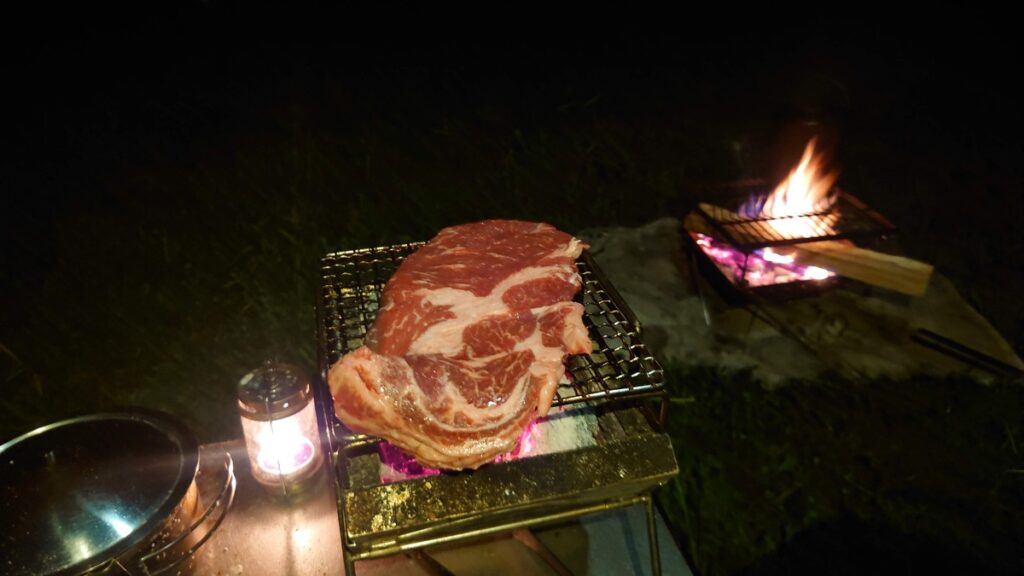 ユニセラminiからはみ出した牛肩ロース