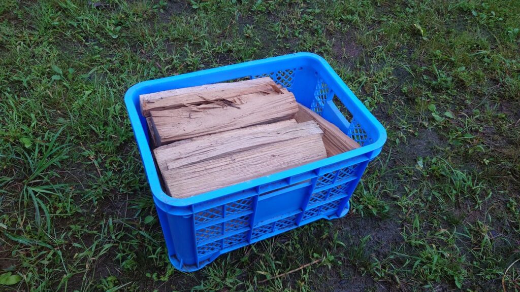 星空キャンプ場入り口で販売されている薪