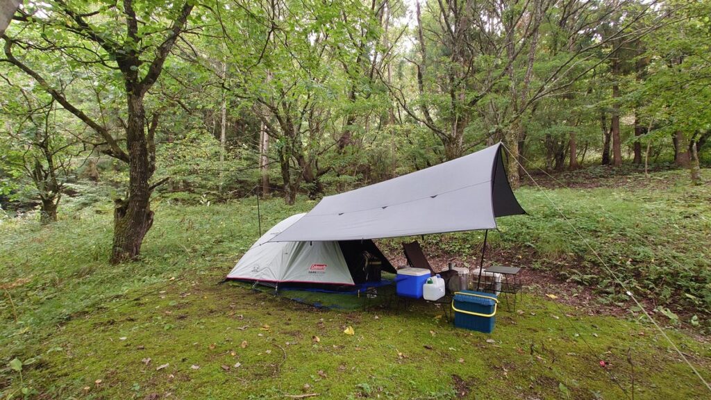 花咲森のキャンプ場ソロエリアツーリングドームと男前タープ