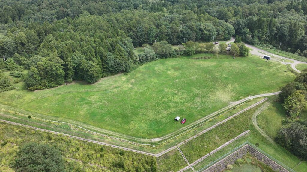 やすらぎの森オートキャンプ場フリーサイト上空から