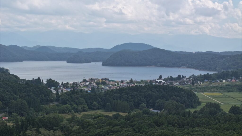 やすらぎの森オートキャンプ場上空から見た野尻湖