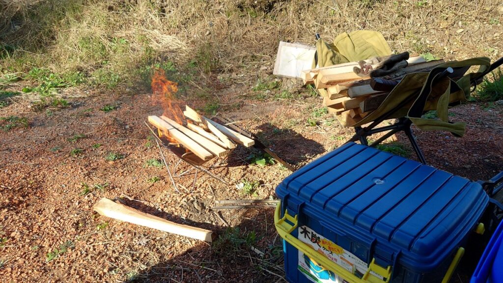 焚火の焚き付け