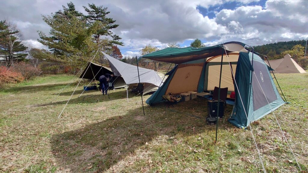 バラギ高原キャンプ所に設営したスクリーンタープ