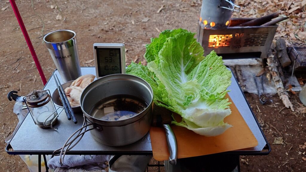 鍋の大きさに見合わない多すぎる白菜