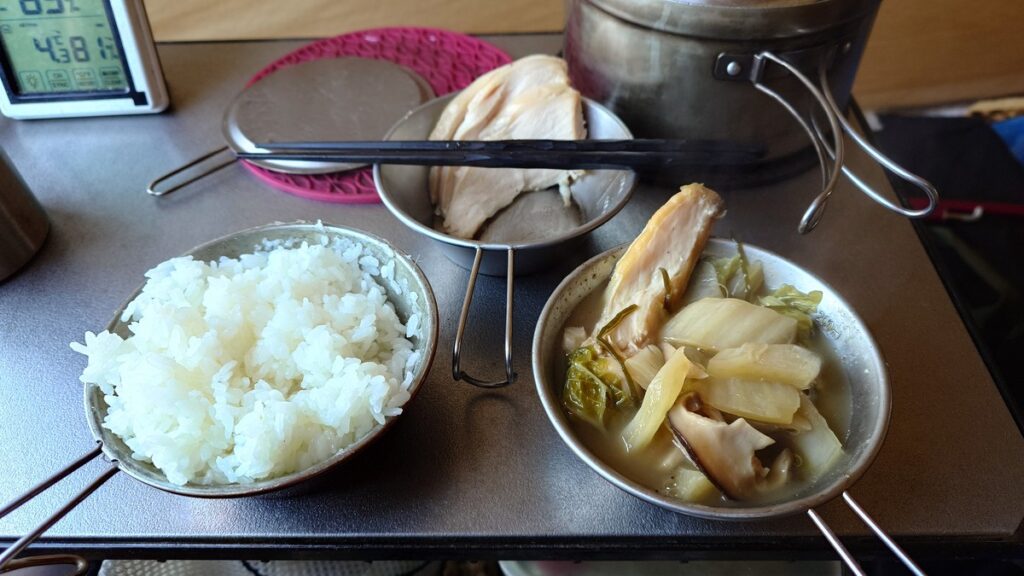 残った鍋を置かずに朝ご飯