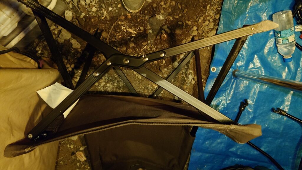 ジョイント部分が壊れた小川ローチェアー