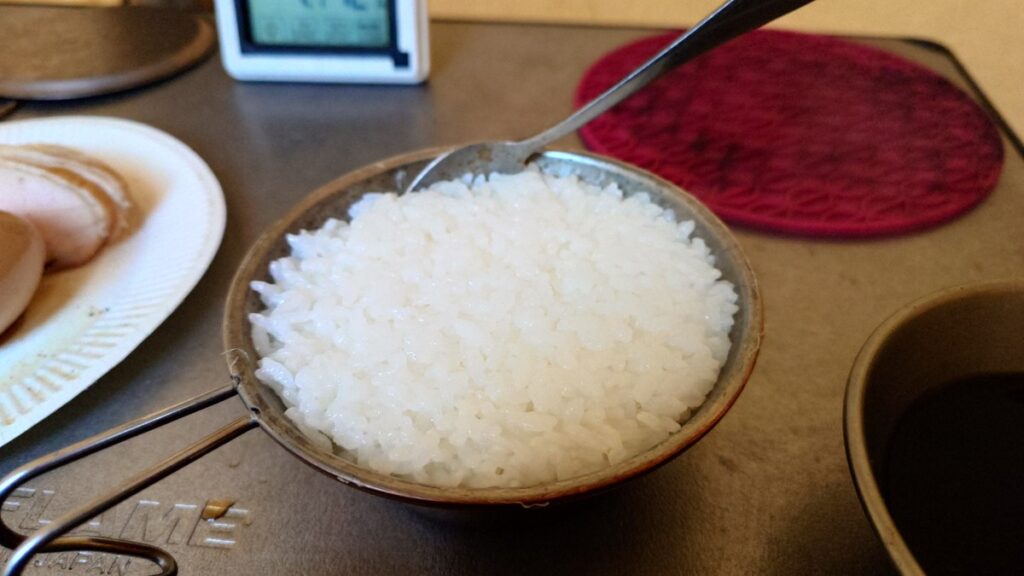 シェラカップで炊いたご飯