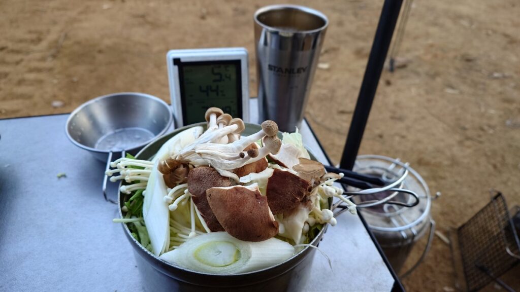 具材を詰め込んだ鍋