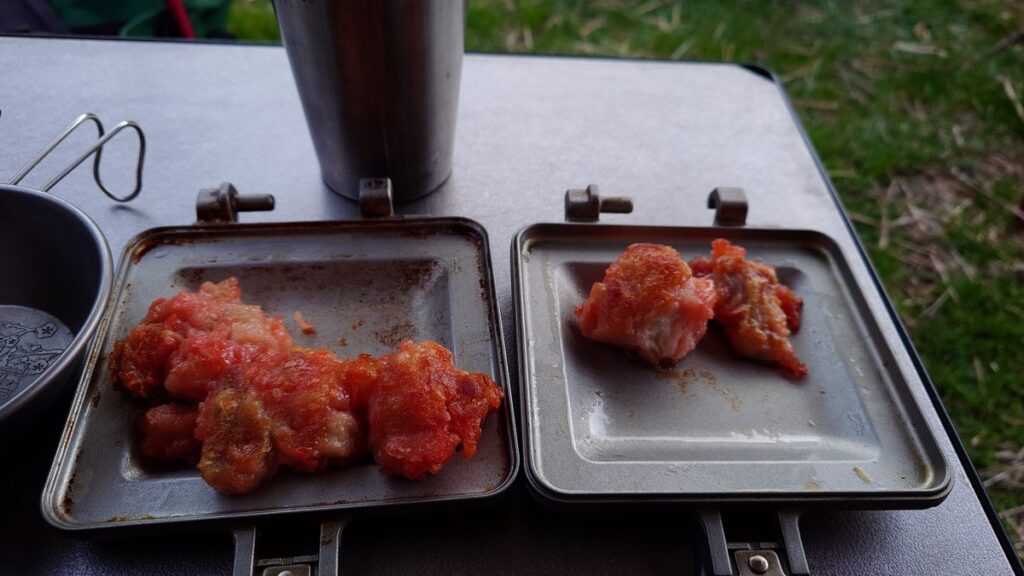 ホットサンドメーカーで温めた冷凍唐揚げ