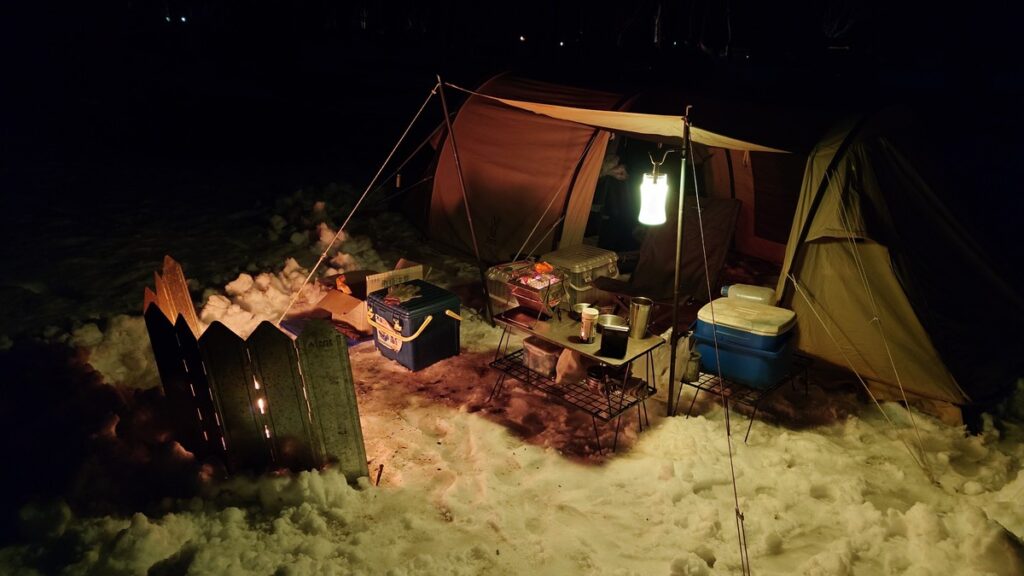 ちばむらオートキャンパーズリゾート夜のテントサイト