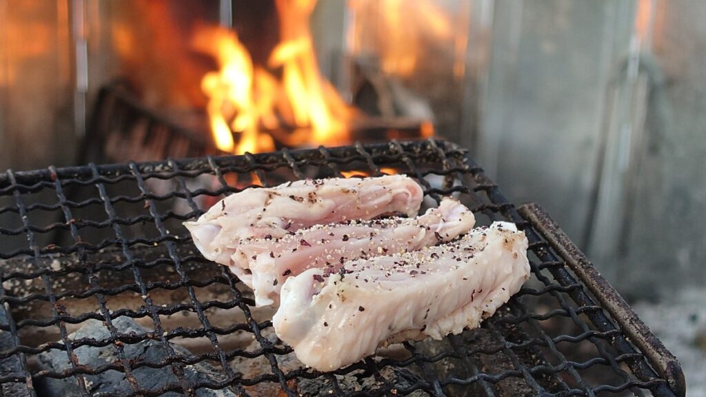 鶏手羽中のハーフスティックの炭火焼き