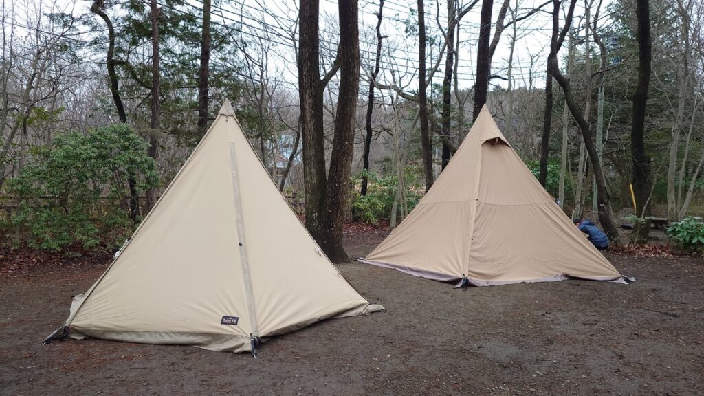 那須野が原公園オートキャンプ場フリーサイト隅のワンポール