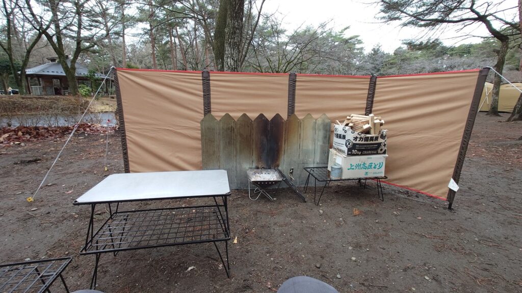 那須野が原公園オートキャンプ場フリーサイト陣幕内側のリビングエリア