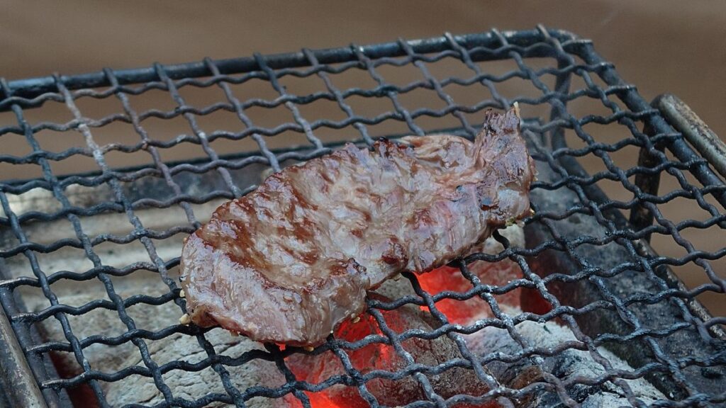 炭火で焼いた牛ハラミ