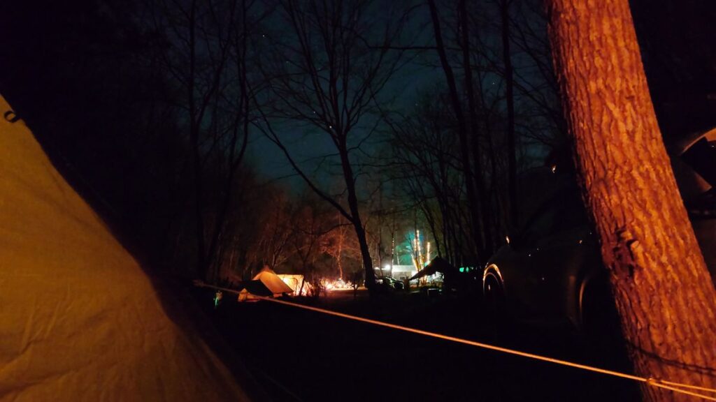 キャンプ場の夜景