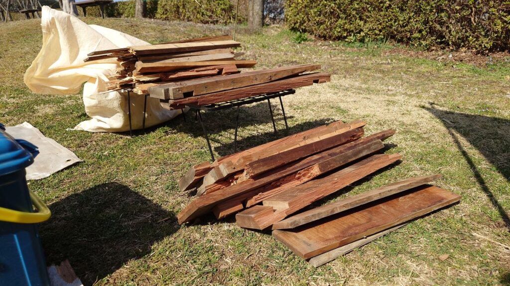 建築廃材の薪