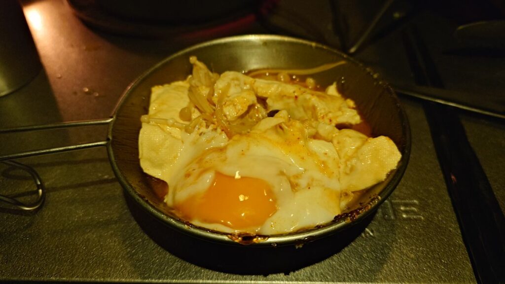 チェらカップに装ったスンドゥブ