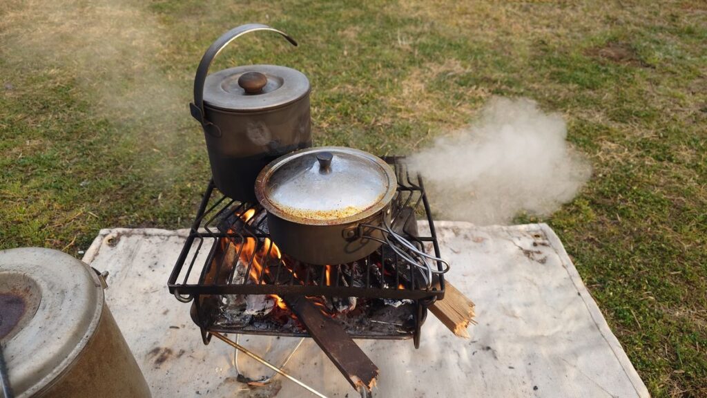 たき火で炊飯