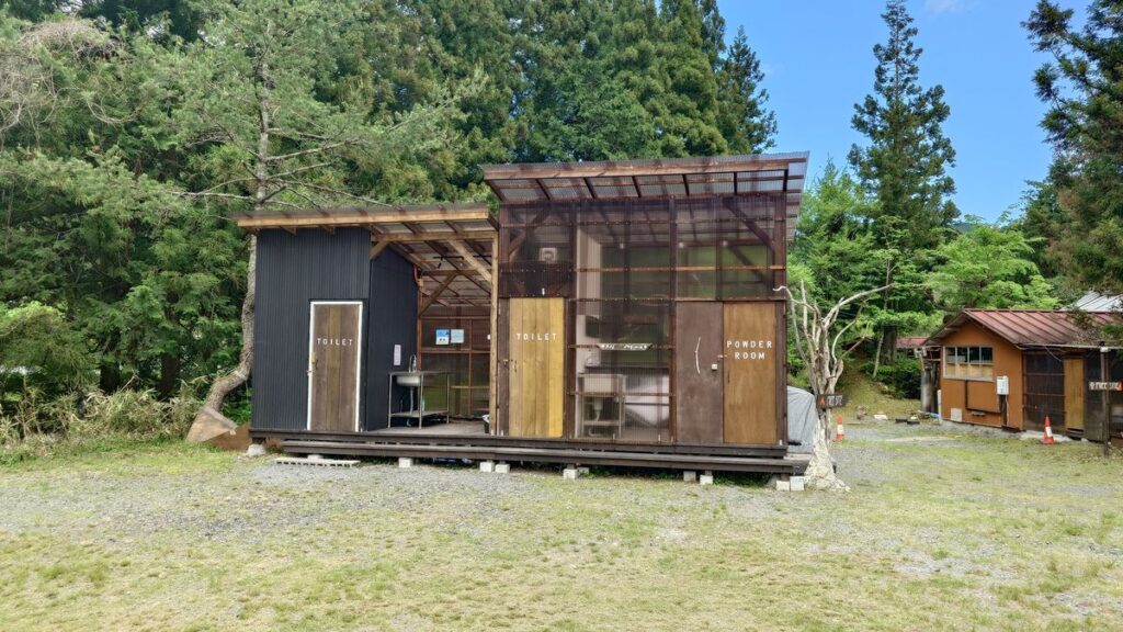 GLYPH前日光店キャンプ場トイレ